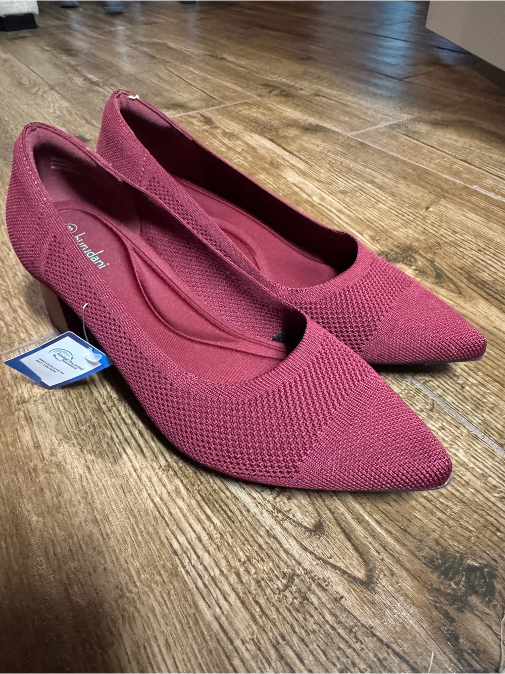 Women's Pointed Knit Flats in Burgundy